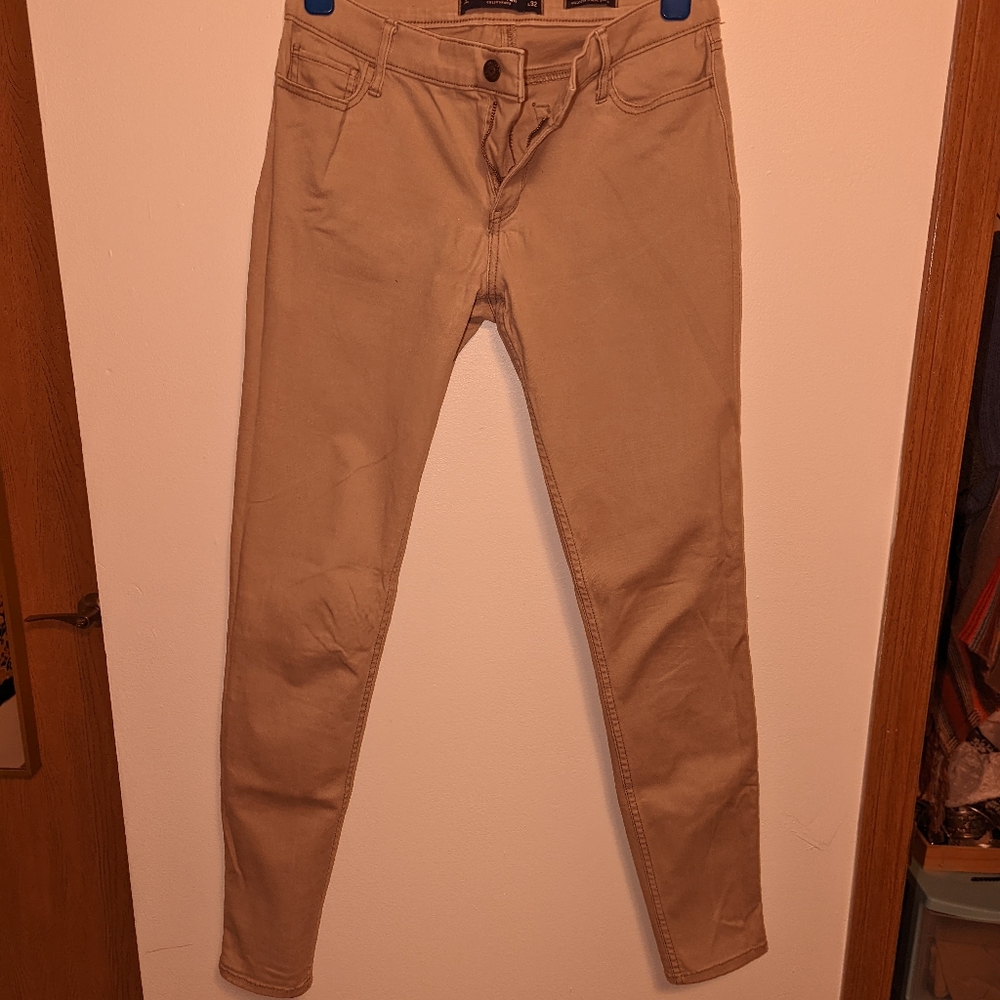 Hollister Low-Rise Khaki Pants 5 Long